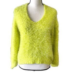 Arizona Jeans Company Lime‎ Green Eyelash V-Neck Cropped Sweater, Small